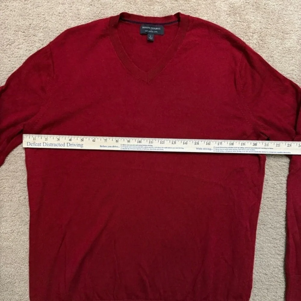 WINTER CLEARANCE Men's 100% Merino‎ Wool V-Neck Sweater Red Size Large Luxury